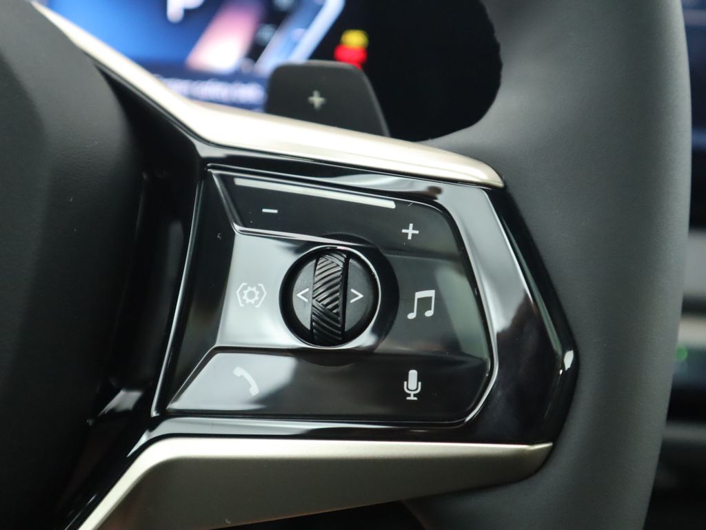 Thumbnail: 2025 BMW X3 - 12