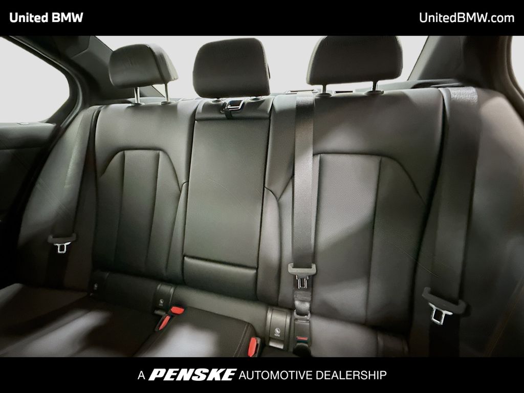 Thumbnail: 2025 BMW 3 Series - 13