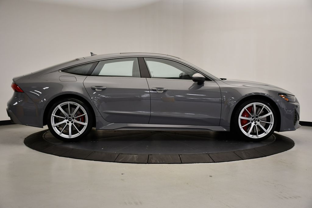 Thumbnail: 2026 Audi RS 7 - 6