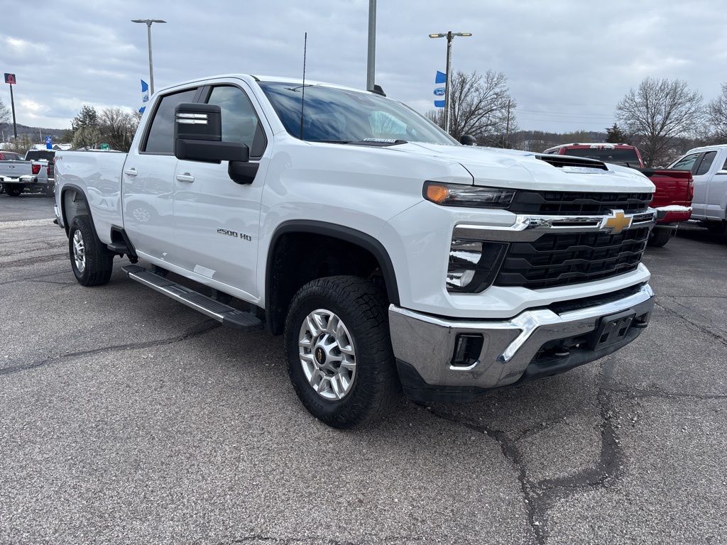 2025 Chevrolet Silverado 2500HD LT Crew Cab 4WD