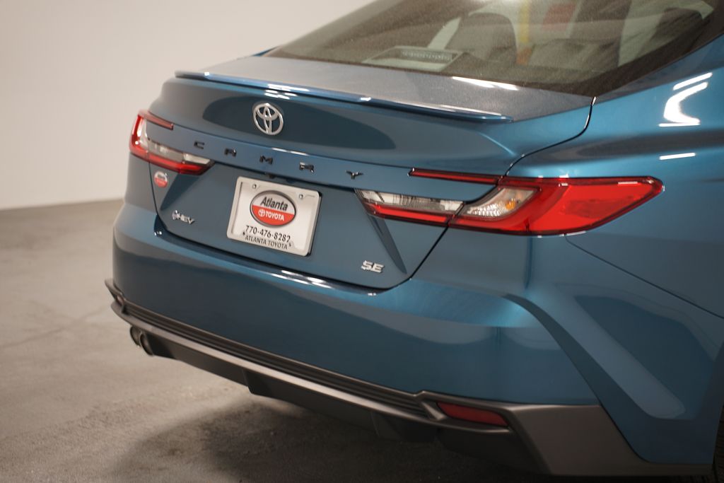2025 Toyota Camry SE 9