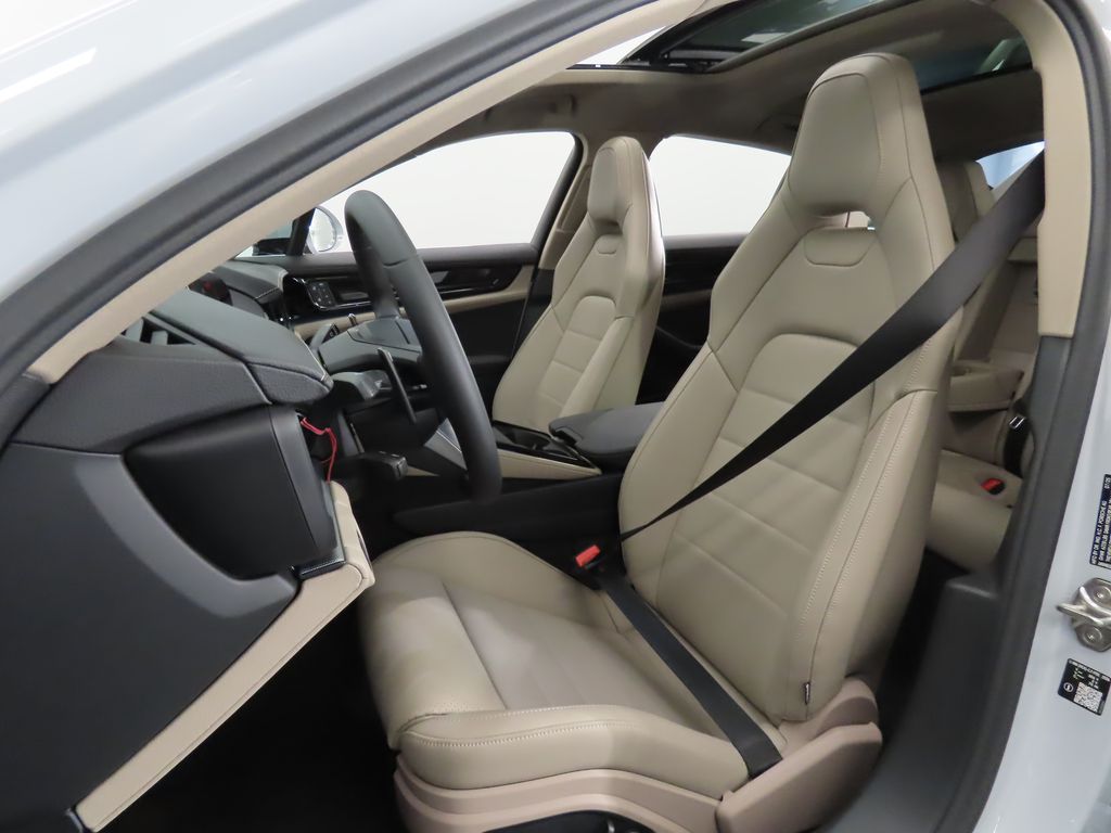 Thumbnail: 2026 Porsche Panamera - 5