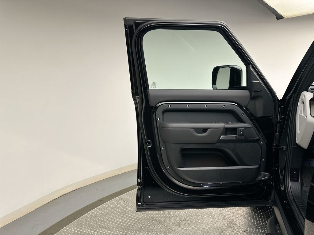 Thumbnail: 2026 Land Rover Defender - 9