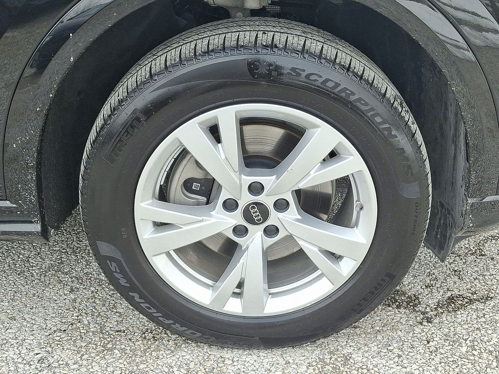 Thumbnail: 2025 Audi Q5 - 7