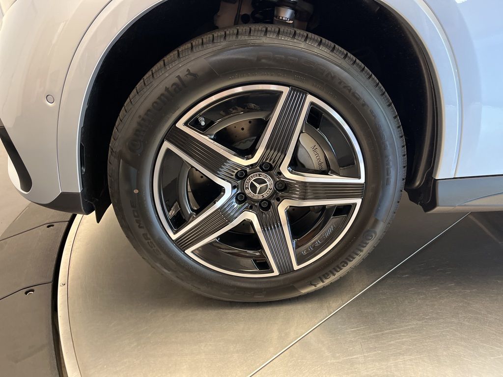 Thumbnail: 2025 Mercedes-Benz GLC - 10