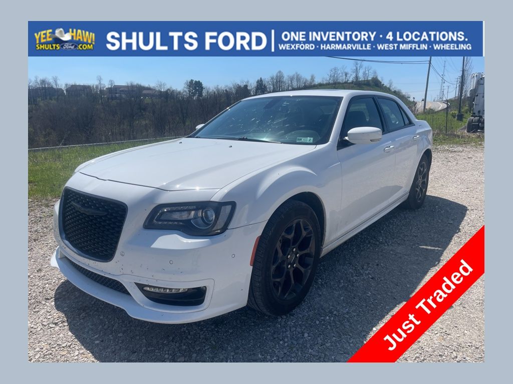  2022 Chrysler 300 Touring L AWD   