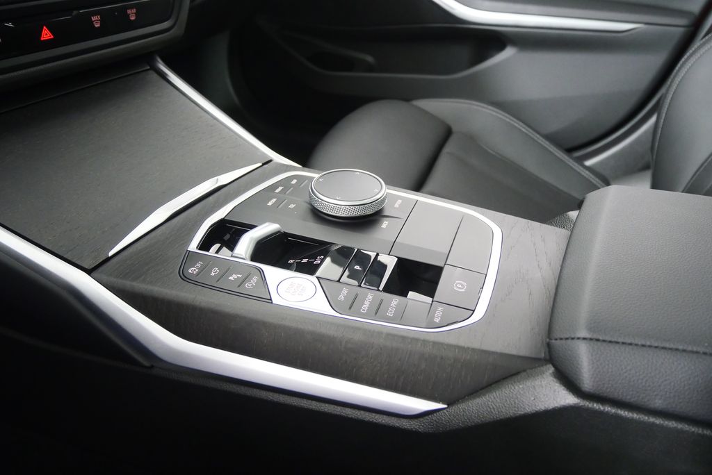 Thumbnail: 2024 BMW 3 Series - 27