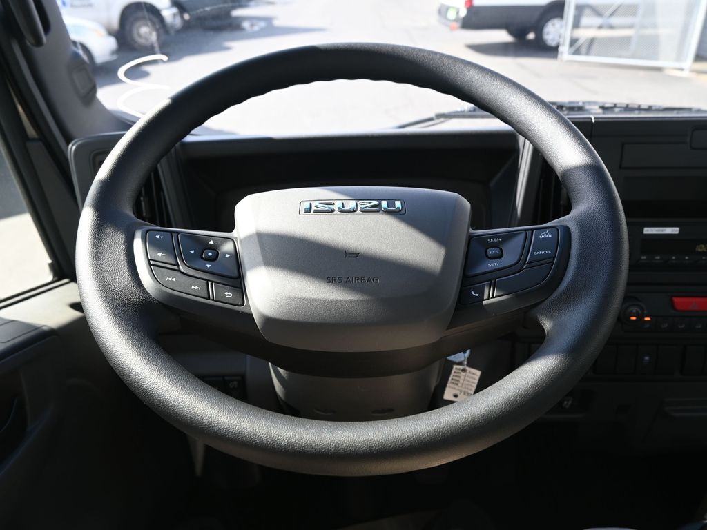 2025 Isuzu NPR XD 