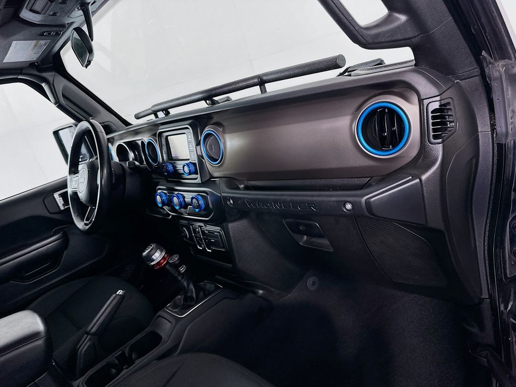 Thumbnail: 2020 Jeep Wrangler - 28