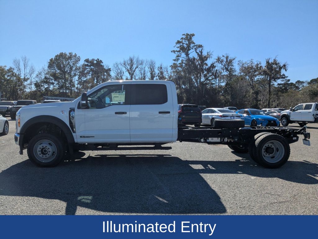 2025 Ford F-550 Chassis XL
