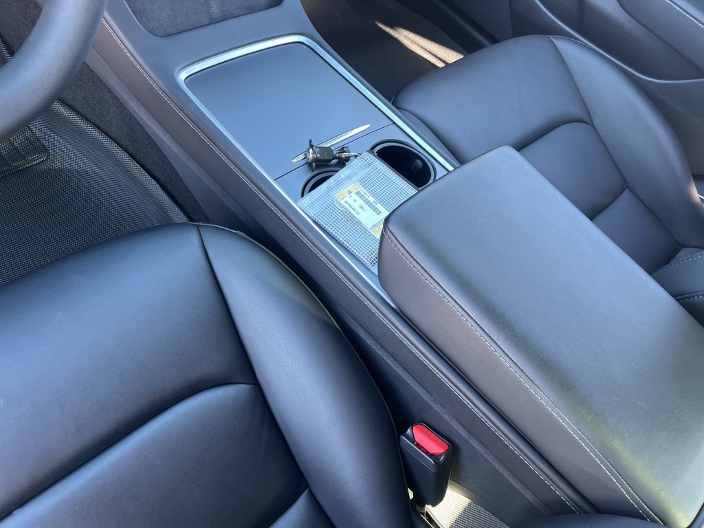 Thumbnail: 2022 Tesla Model 3 - 19