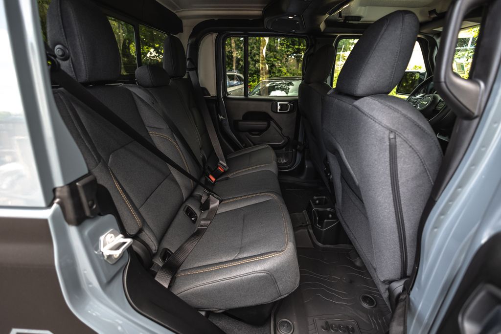 2026 Jeep Gladiator Sport S thumbnail 30