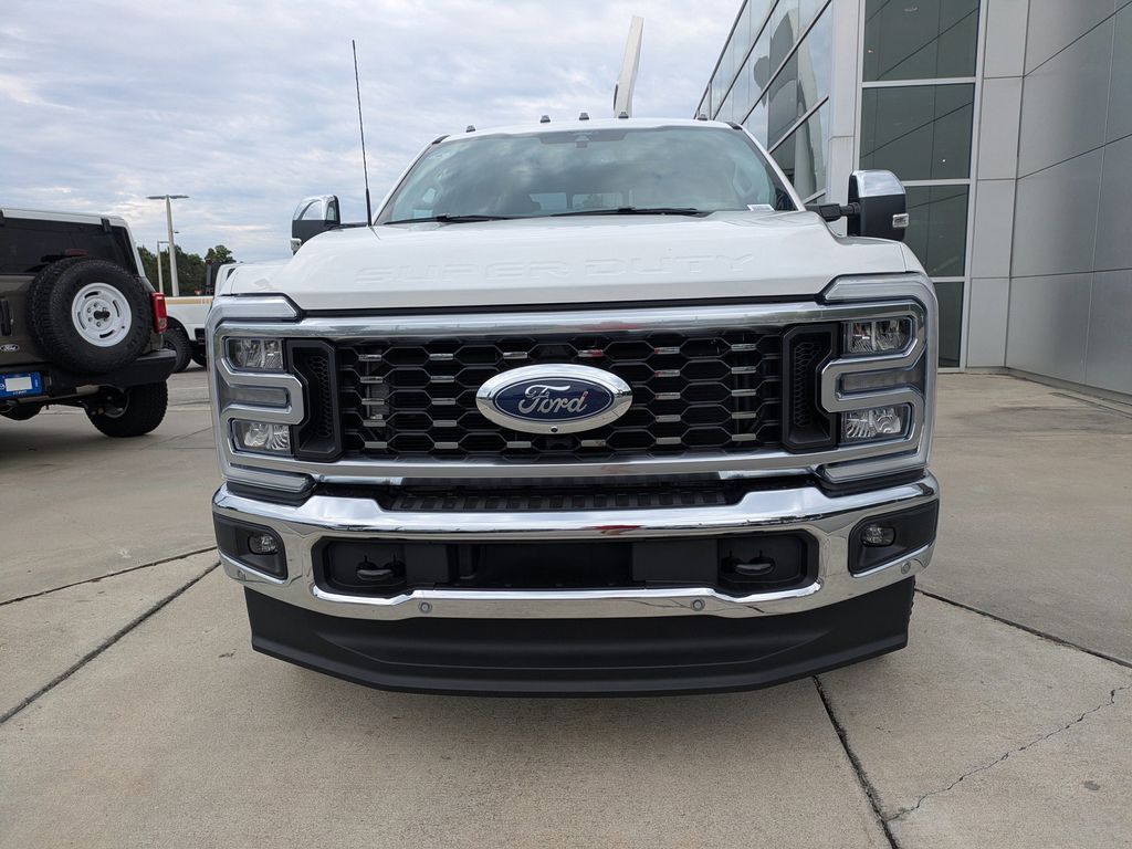 2026 Ford F-350 Super Duty LARIAT