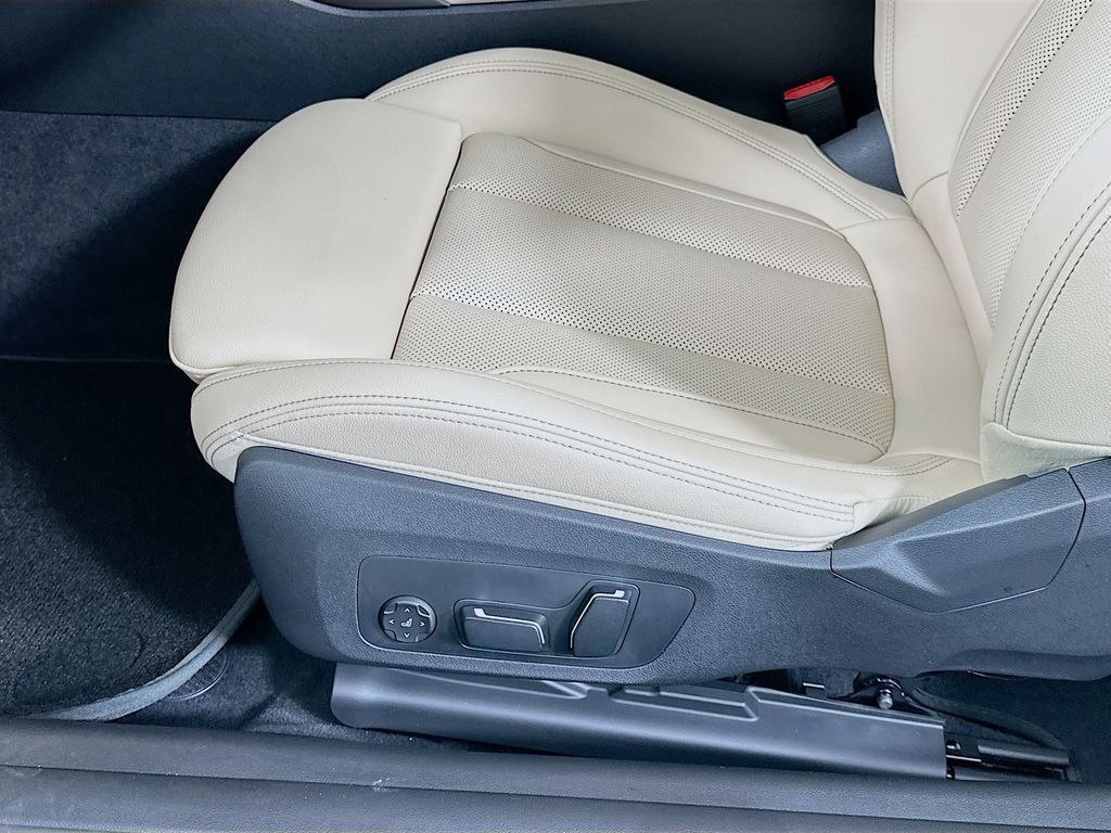 Thumbnail: 2026 BMW 4 Series - 21