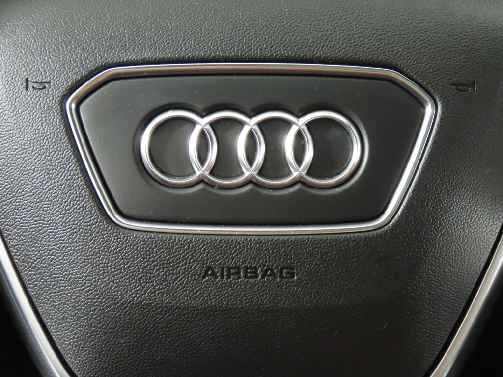 Thumbnail: 2022 Audi e-tron - 17