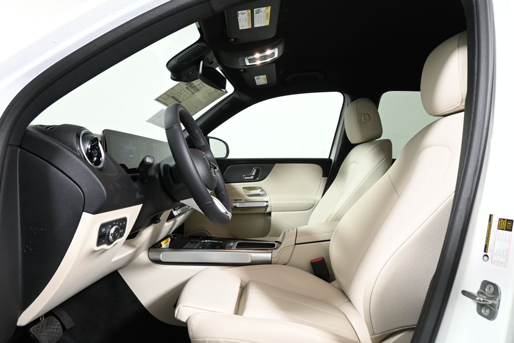 2025 Mercedes-Benz GLB 250 3