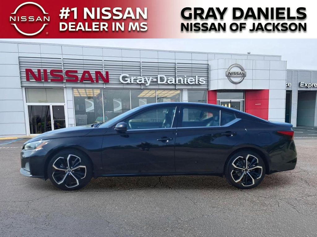 Used 2023 Nissan Altima Sedan