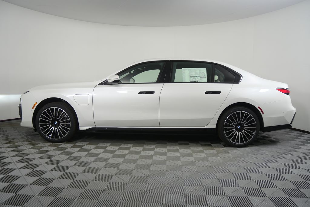Thumbnail: 2026 BMW 7 Series - 6