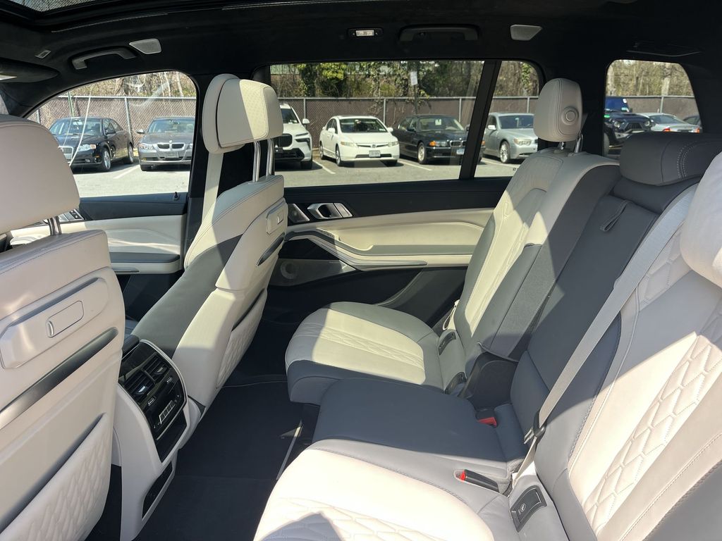 Thumbnail: 2023 BMW X7 - 21