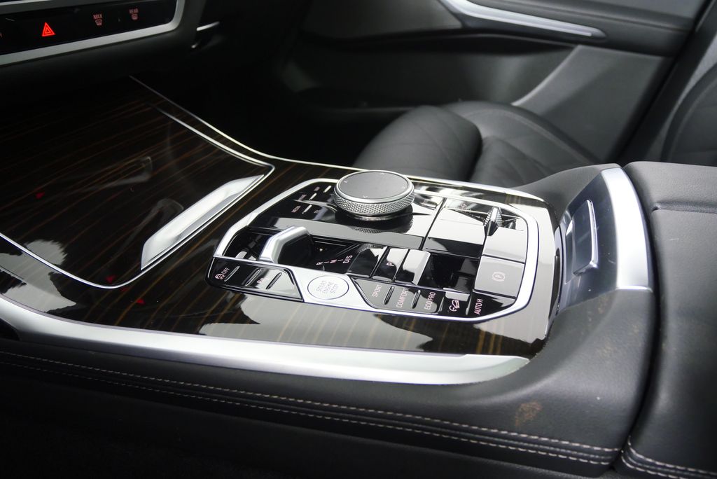 Thumbnail: 2025 BMW X7 - 26