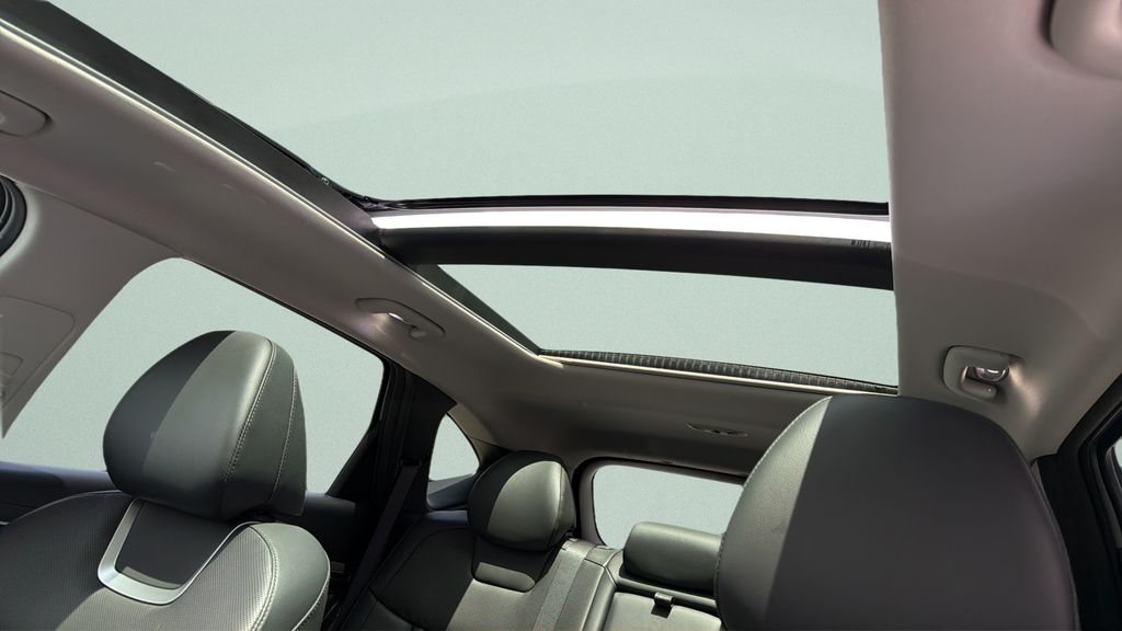 Used 2022 Silver Hyundai Limited image 18