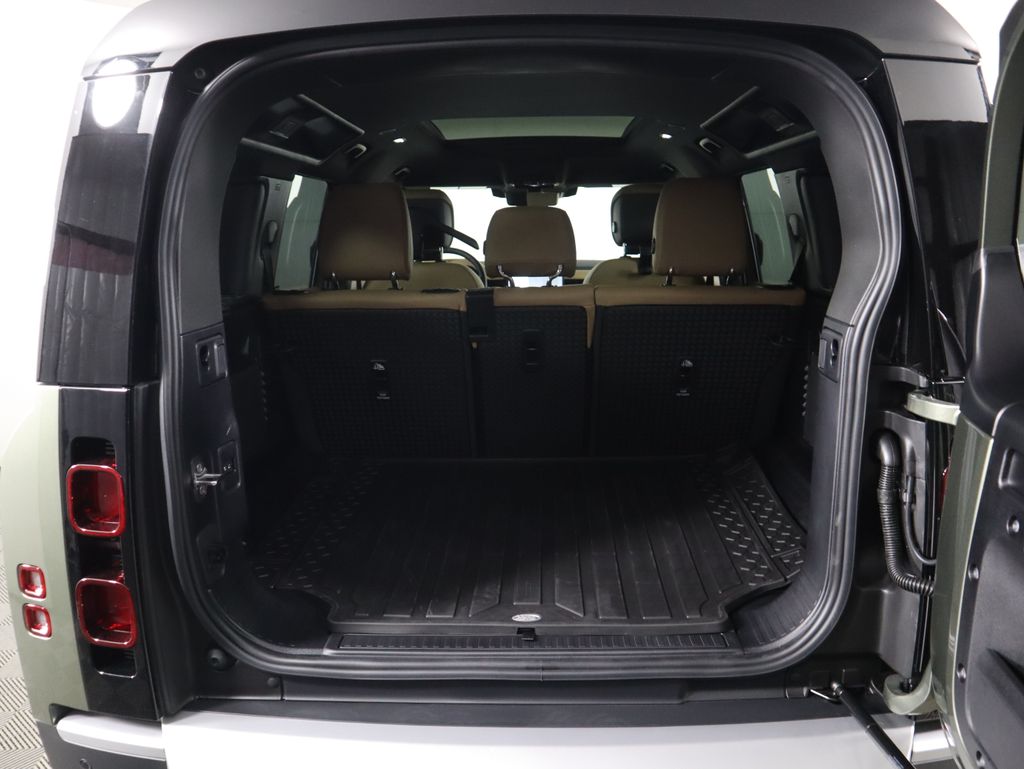 Thumbnail: 2025 Land Rover Defender - 30