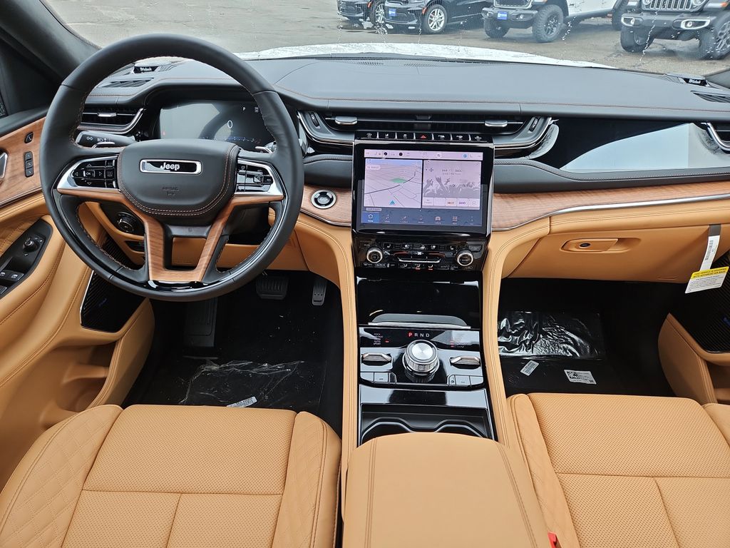 2025 Jeep Grand Cherokee Summit photo