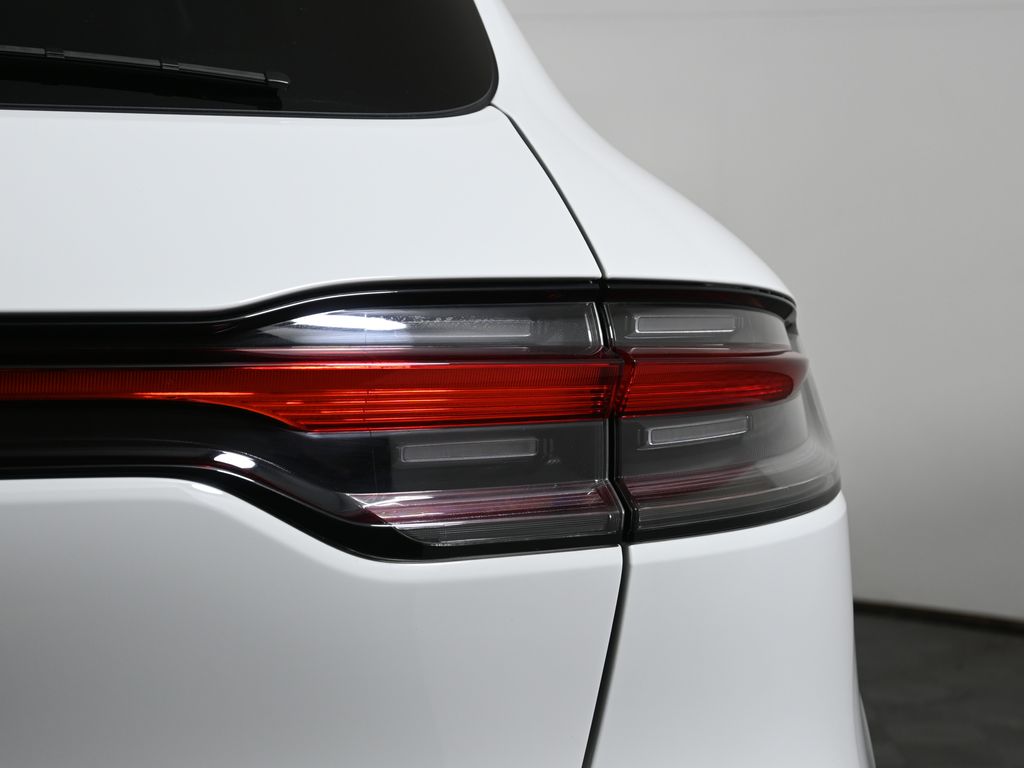 Thumbnail: 2024 Porsche Macan - 13