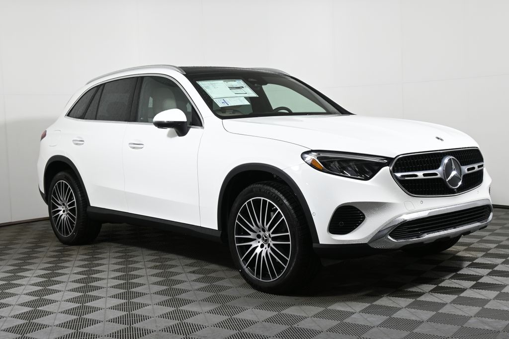 2025 Mercedes-Benz GLC 300 8
