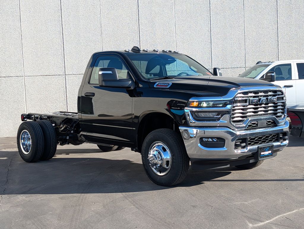 Diamond Black Crystal Pearlcoat 2026 RAM 3500 Chassis Tradesman Regular Cab DRW 4WD Pickup Truck Four-Wheel Drive 8-Speed Automatic