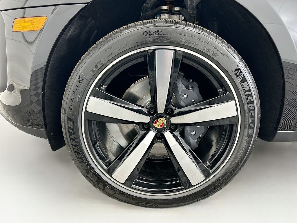 Thumbnail: 2026 Porsche Macan - 31