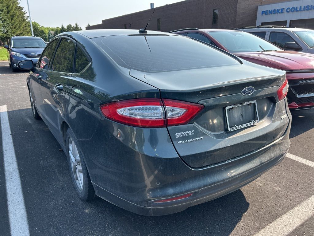 2016 Ford Fusion SE 2