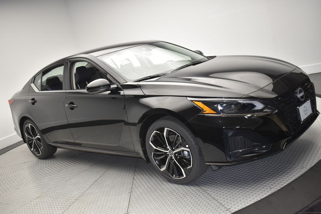 Thumbnail: 2025 Nissan Altima - 3