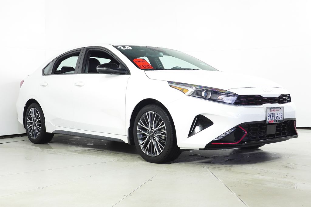 Thumbnail: 2024 Kia Forte - 4