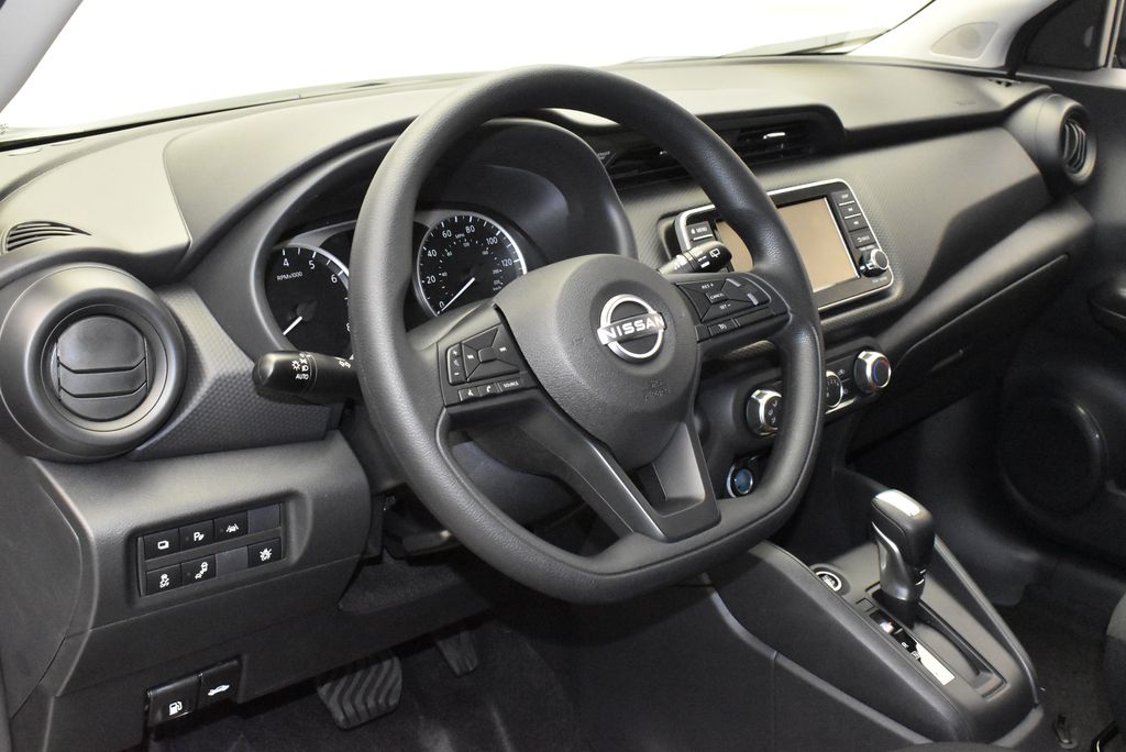 2025 Nissan Kicks S 14