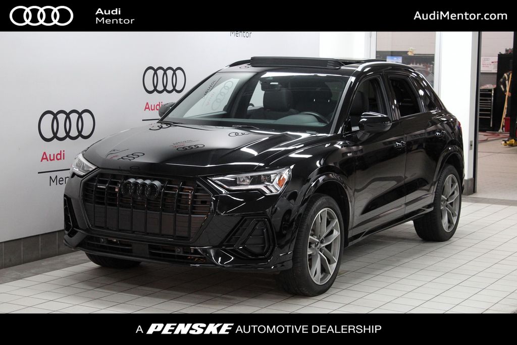 Thumbnail: 2022 Audi Q3 - 1