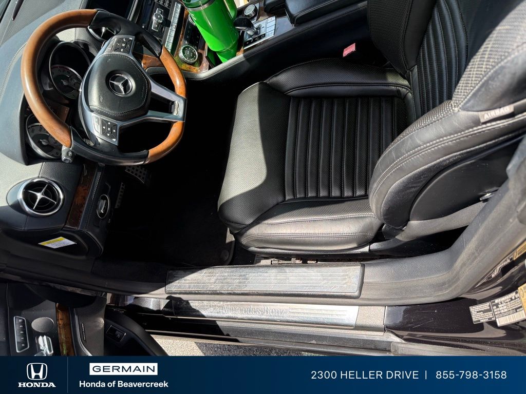 Used 2013 Black Mercedes-Benz SL 550 image 2