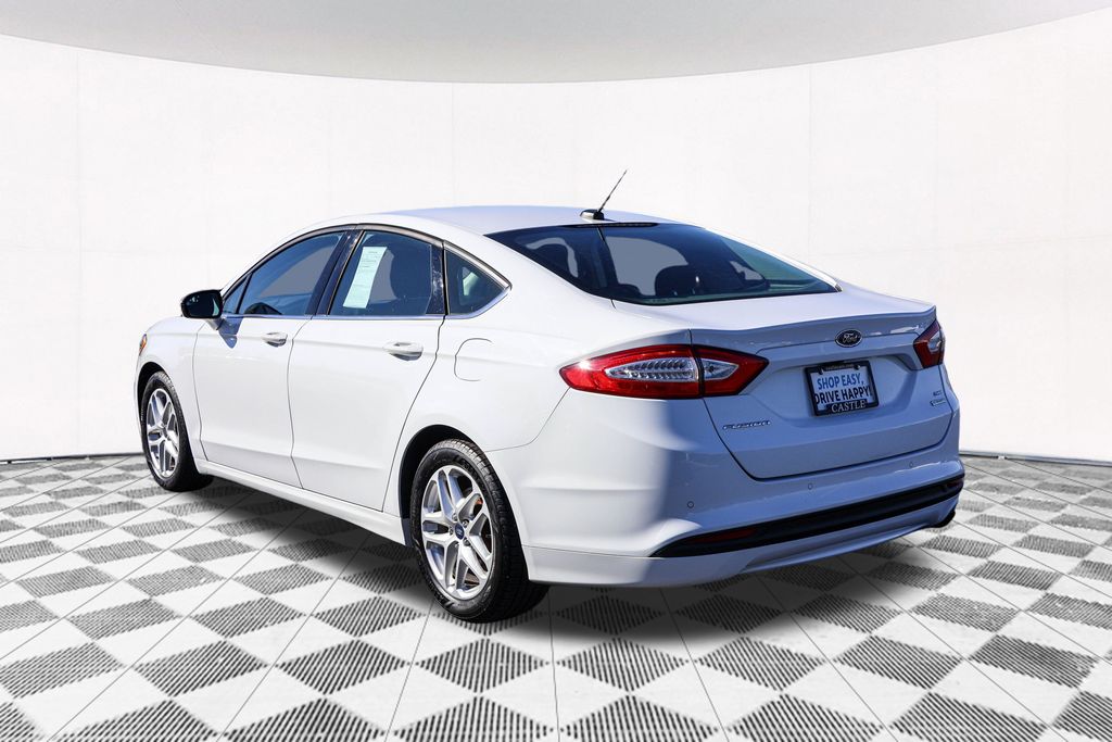 2016 Ford Fusion SE 10