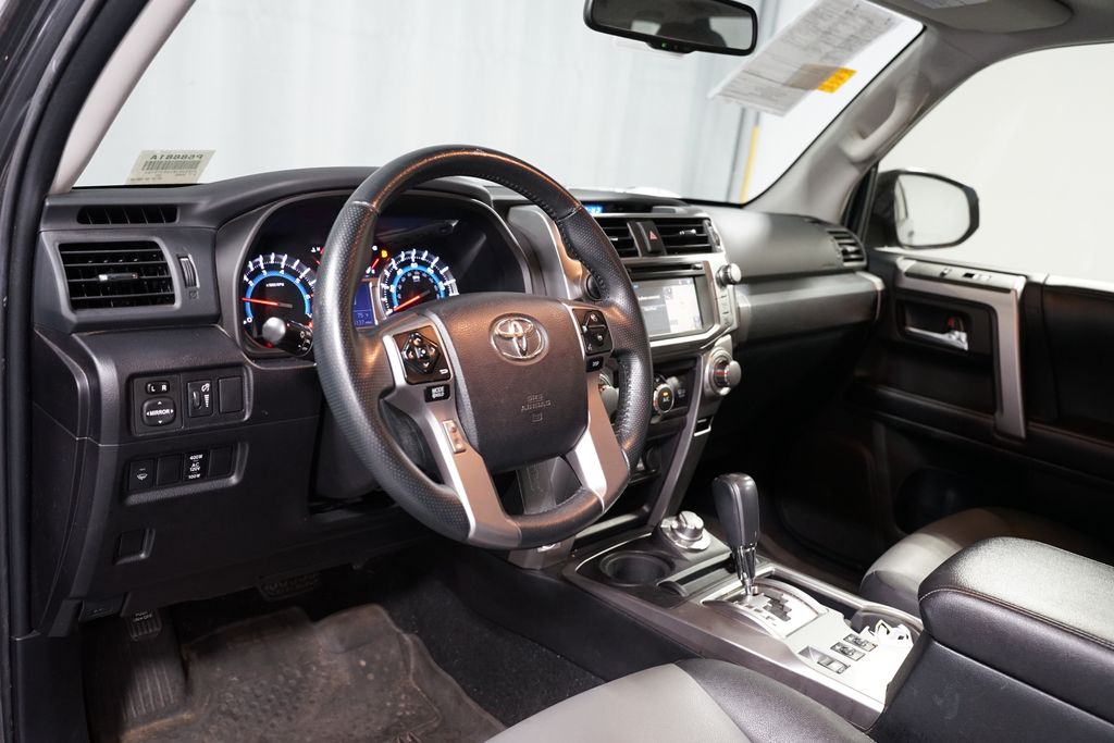 Thumbnail: 2016 Toyota 4Runner - 7