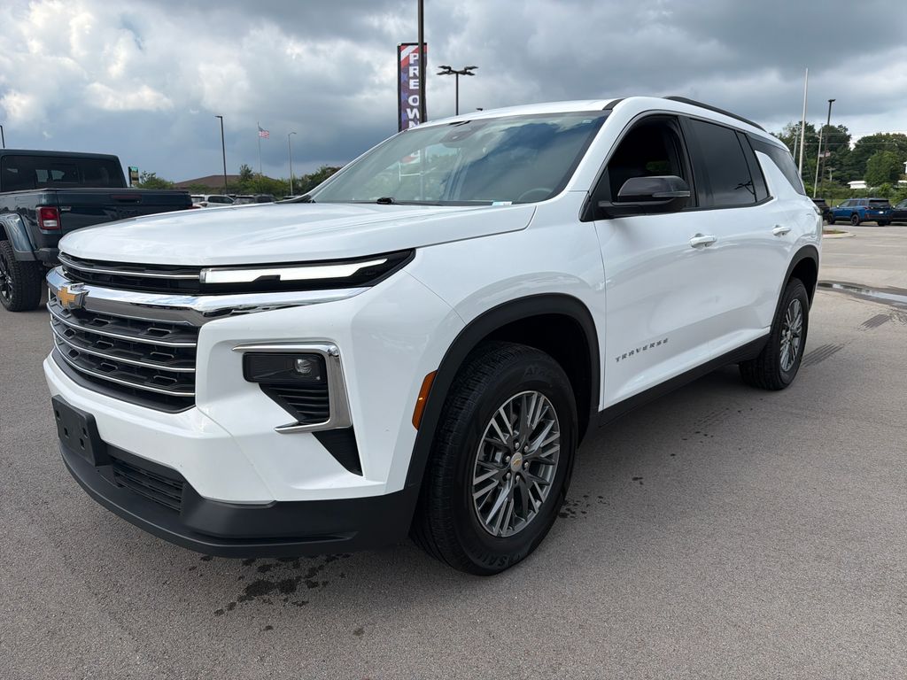 2025 Chevrolet Traverse LT