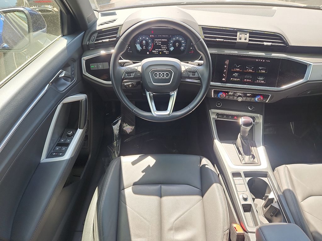 Thumbnail: 2022 Audi Q3 - 9