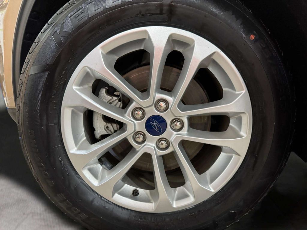 Used 2021 Desert Gold Metallic Ford SE image 28