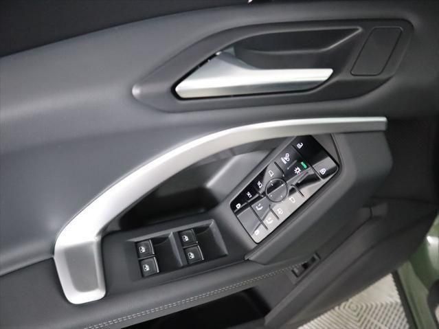 Thumbnail: 2025 Audi Q5 - 25