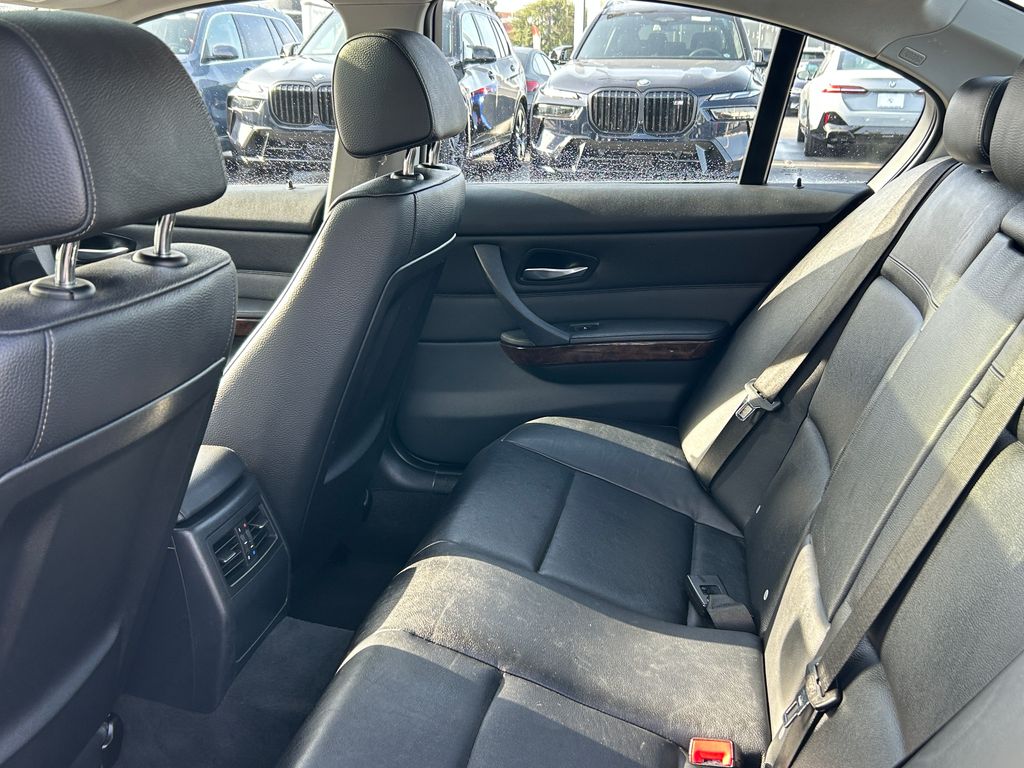 Thumbnail: 2011 BMW 3 Series - 27