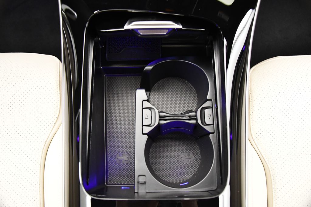 Thumbnail: 2025 Mercedes-Benz C-Class - 31