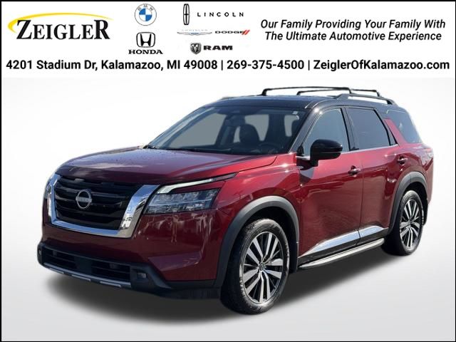 Red (Scarlet Ember Tintcoat/Super Black) 2022 Nissan Pathfinder SUV / Crossover All-Wheel Drive 9-Speed Automatic