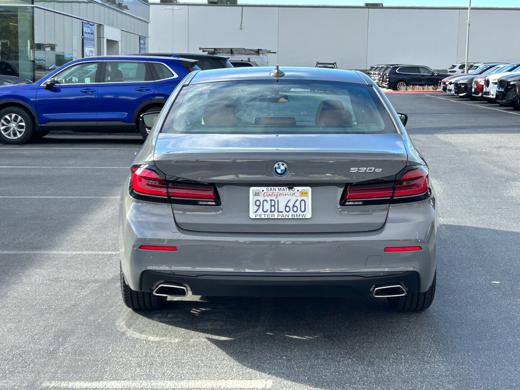 Thumbnail: 2022 BMW 5 Series - 4