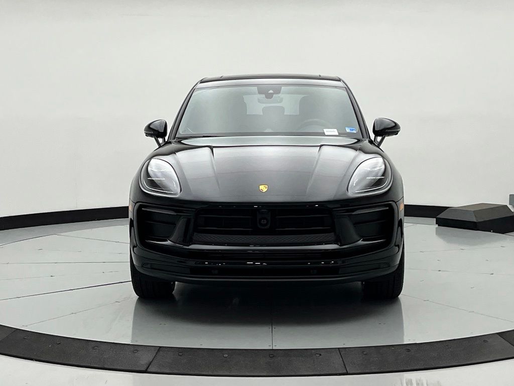 Thumbnail: 2026 Porsche Macan - 6