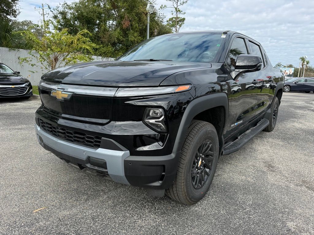 2025 Chevrolet Silverado EV  4