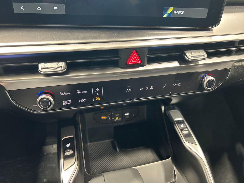 new 2025 Kia Sorento car, priced at $40,505